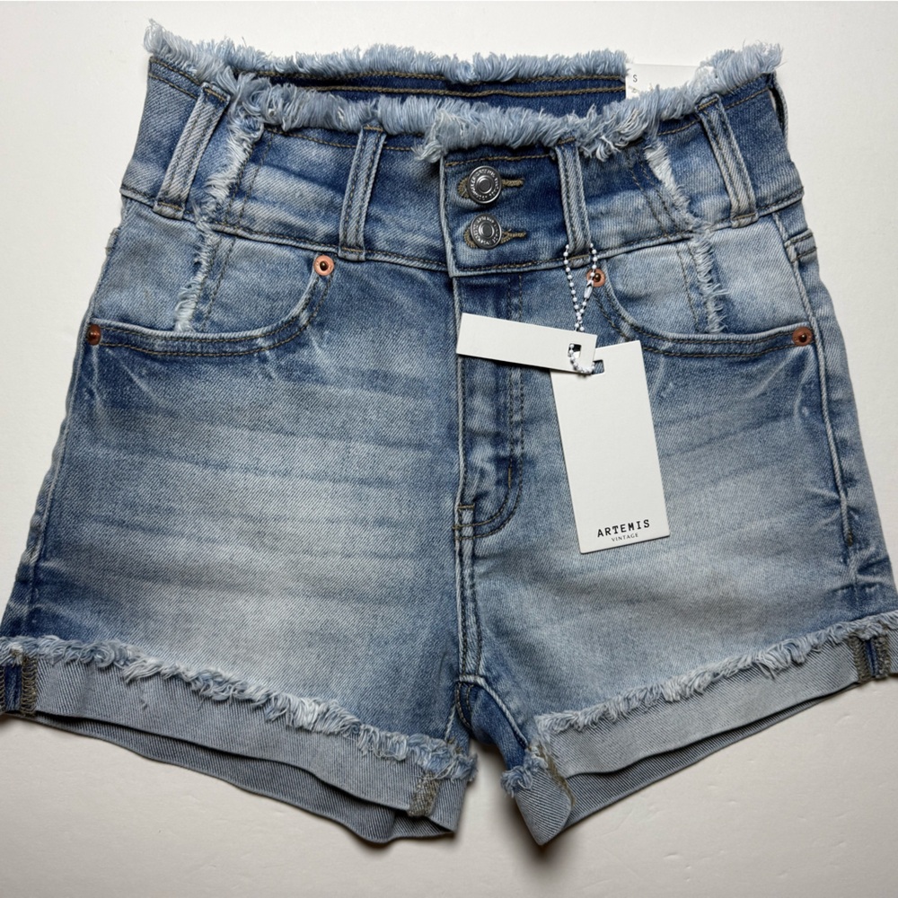 Artemis vintage light wash frayed denim shorts high rise size s NWT